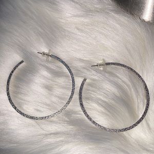 MELANIA CLARA HOOP EARRINGS NWT SILVER COLOR